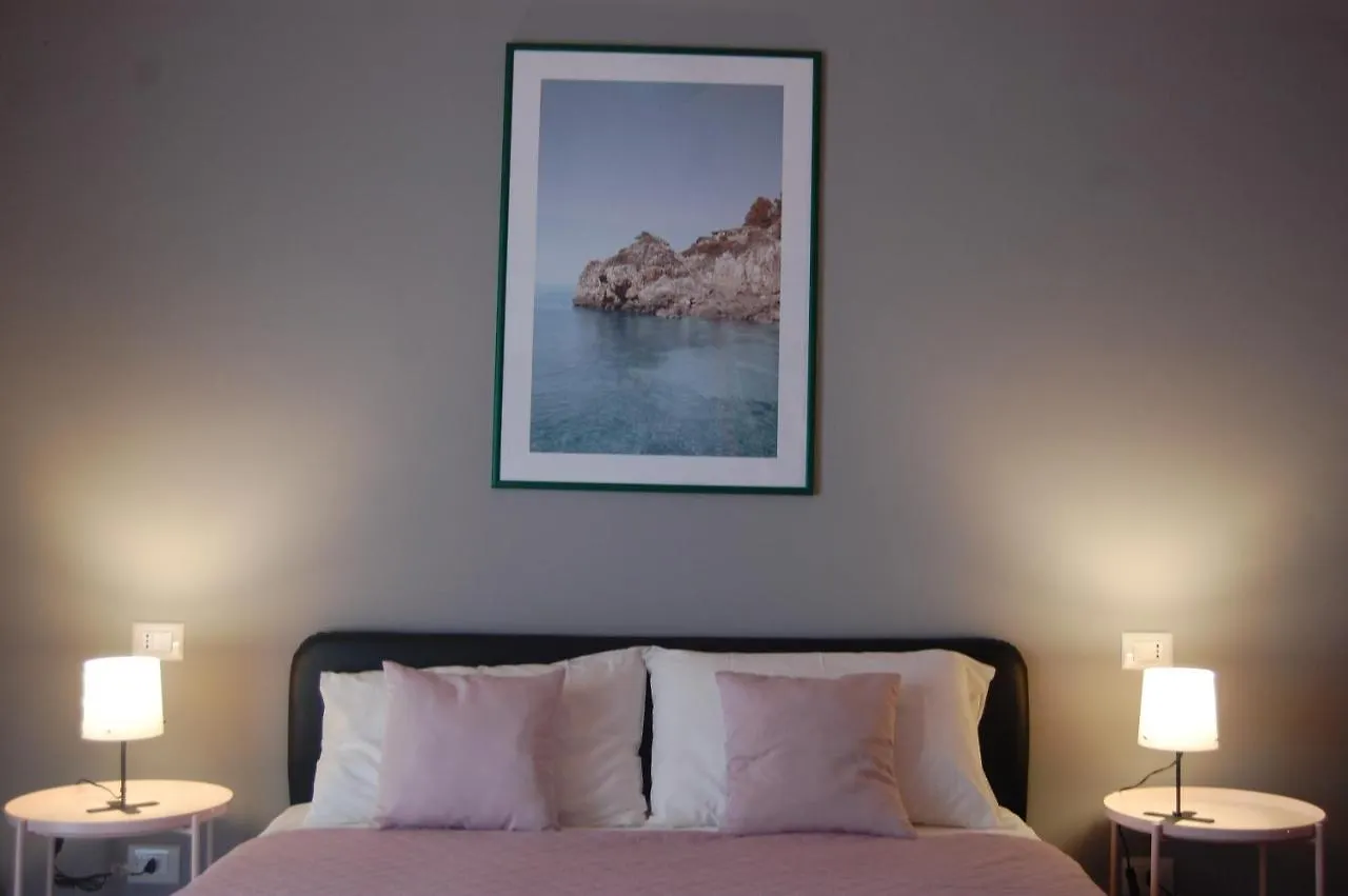 Dimora 81 Bed & Breakfast Syracuse Italy