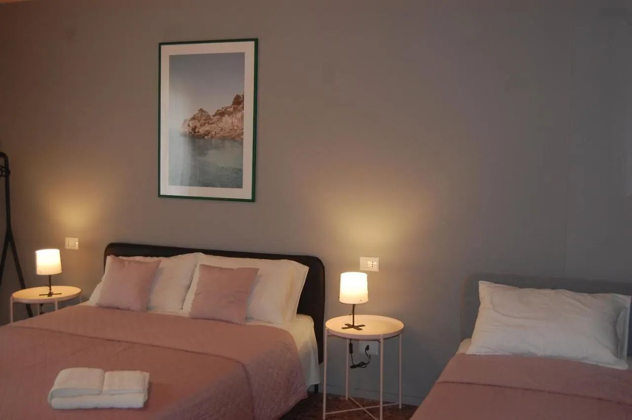 Dimora 81 Bed & Breakfast Syracuse